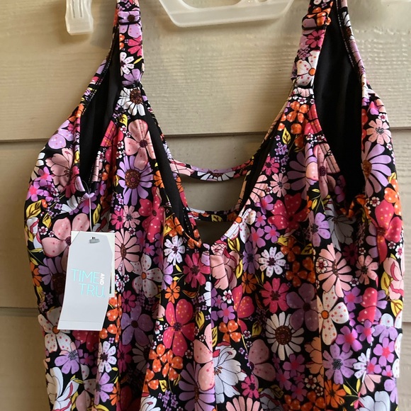 Time and Tru Floral V Strappy Front One Piece Womens Swimsuit - Picture 6 of 6